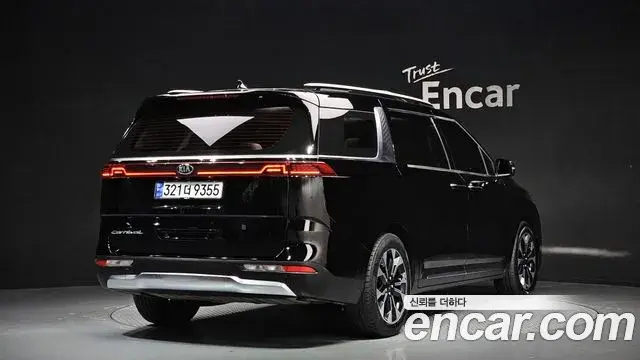 Kia Carnival 2021 — Фото 2/20