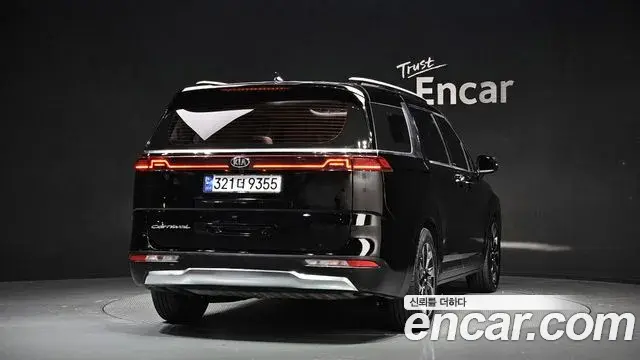 Kia Carnival 2021 — Фото 4/20