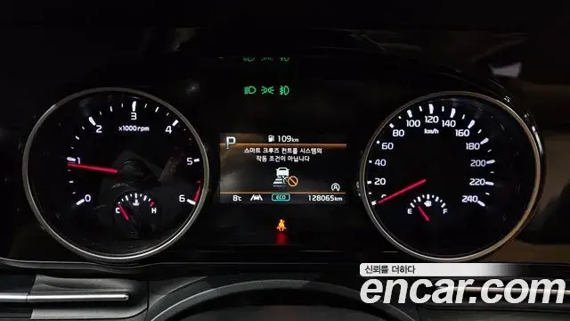 Kia Carnival 2021 — Фото 8/20
