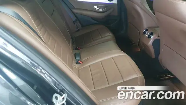 Mercedes-Benz E-Class 2020 — Şəkil 16/17