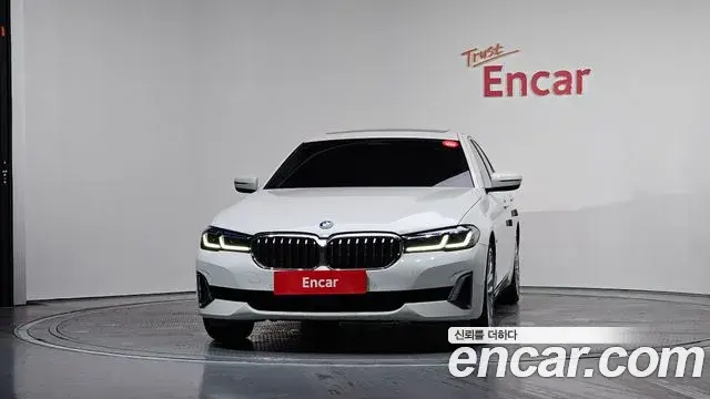 BMW 5 Series 2022 — ფოტო 19/20
