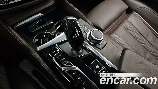 BMW 5 Series 2022 — ფოტო 5/20