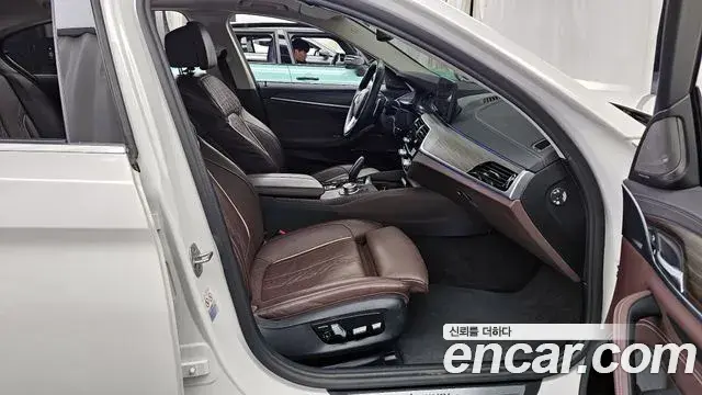 BMW 5 Series 2022 — ფოტო 1/20