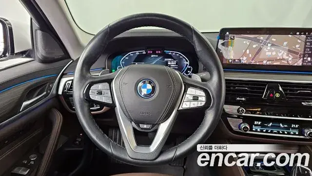 BMW 5 Series 2022 — ფოტო 6/20