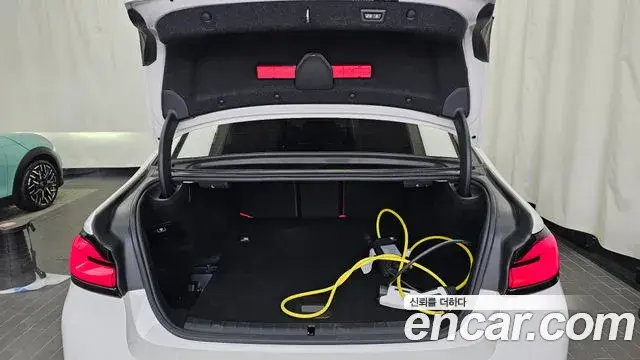 BMW 5 Series 2022 — ფოტო 10/20