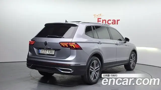 Volkswagen Tiguan Allspace 2022 — Photo 7/20
