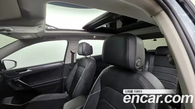 Volkswagen Tiguan Allspace 2022 — Photo 19/20