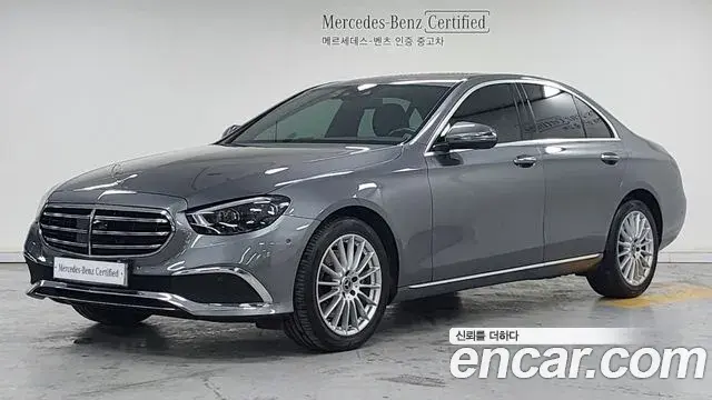 Mercedes-Benz E-Class 2020 — Photo 1/20