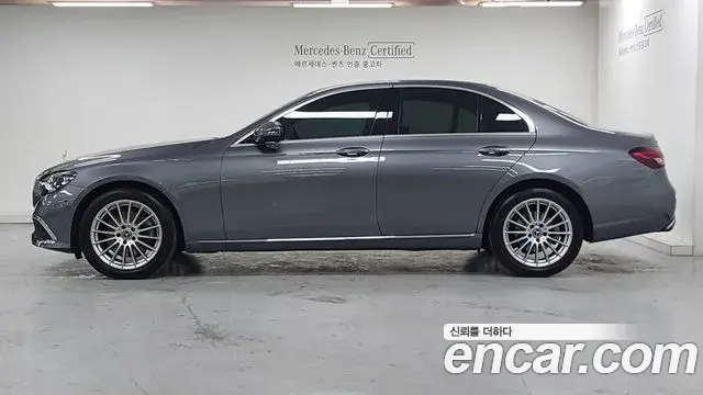 Mercedes-Benz E-Class 2020 — Photo 5/20
