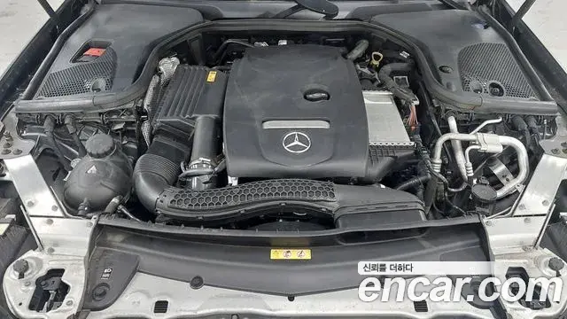 Mercedes-Benz E-Class 2020 — Photo 3/20