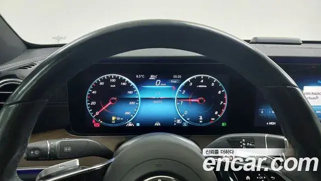 Mercedes-Benz E-Class 2020 — Photo 2/20