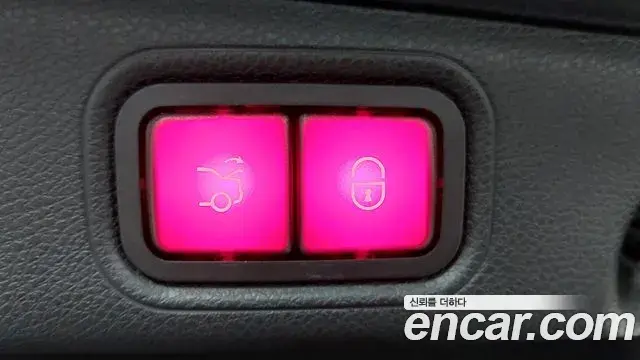 Mercedes-Benz E-Class 2020 — Photo 15/20