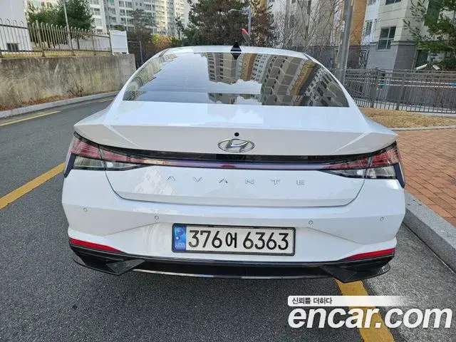 Hyundai The New Avante Hybrid 2022 — ფოტო 10/20