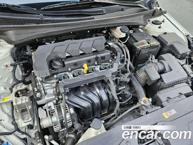 Hyundai The New Avante Hybrid 2022 — ფოტო 4/20