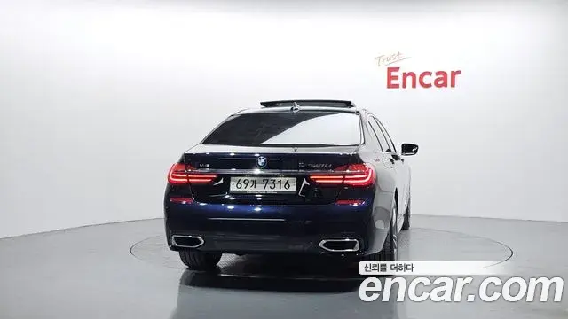 BMW 7 Series 2018 — Photo 4/20