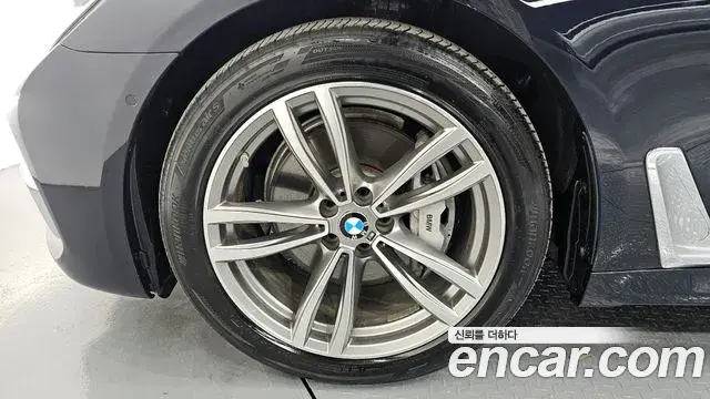 BMW 7 Series 2018 — Photo 18/20