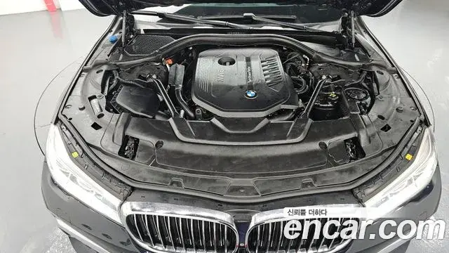BMW 7 Series 2018 — Photo 16/20