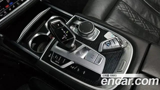 BMW 7 Series 2018 — Photo 2/20