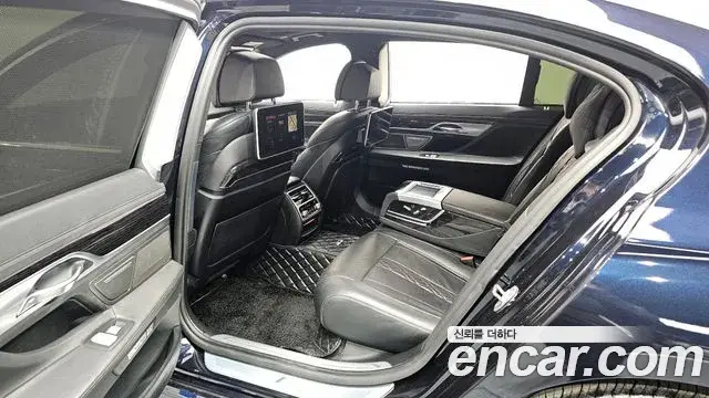 BMW 7 Series 2018 — Photo 10/20