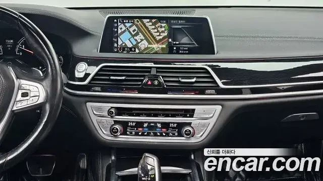 BMW 7 Series 2018 — Photo 13/20