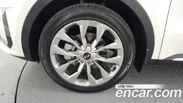 Kia Sorento 2021 — Фото 5/20