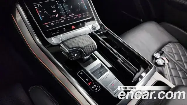 Audi Q8 2020 — ფოტო 6/20