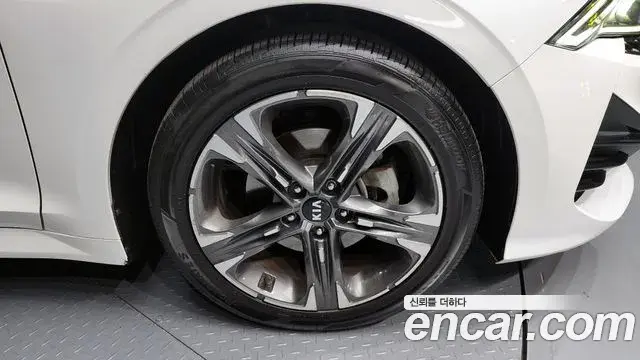 Kia K5 2020 — Photo 12/20