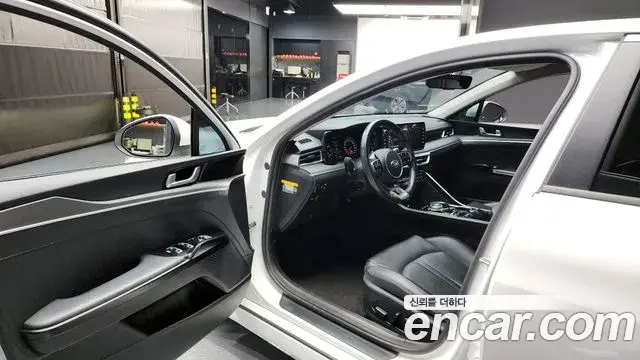 Kia K5 2020 — Photo 2/20