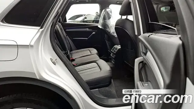 Audi Q5 2024 — ფოტო 17/20