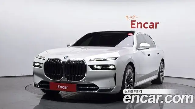 BMW 7 Series 2023 — Şəkil 19/20