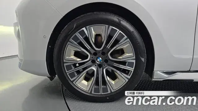 BMW 7 Series 2023 — Şəkil 6/20