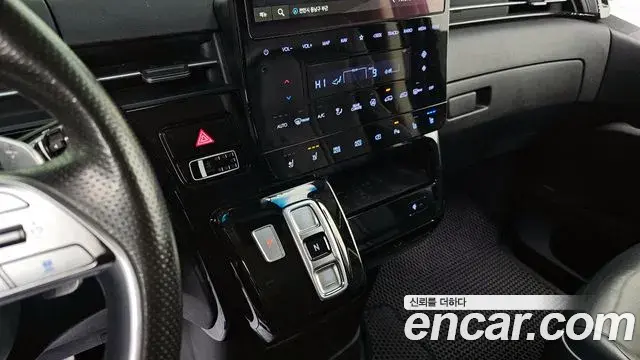 Hyundai Staria 2021 — ფოტო 19/20