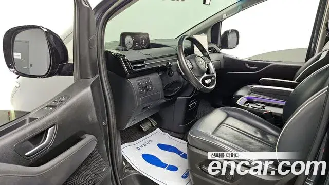 Hyundai Staria 2021 — ფოტო 16/20