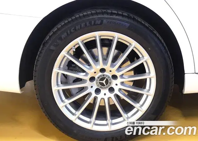 Mercedes-Benz E-Class 2023 — Şəkil 20/20