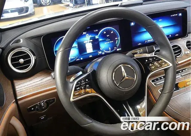 Mercedes-Benz E-Class 2023 — Şəkil 14/20