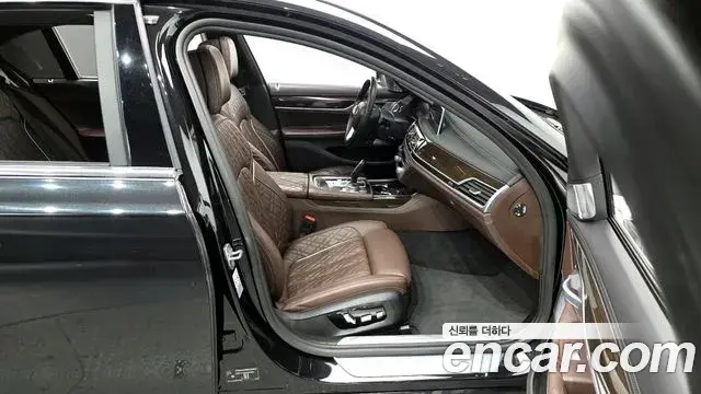 BMW 7 Series 2021 — ფოტო 5/20