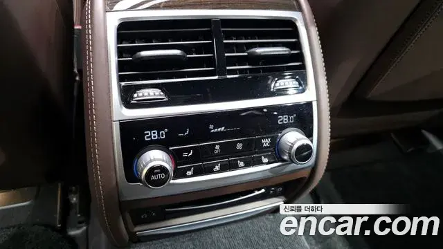 BMW 7 Series 2021 — ფოტო 20/20