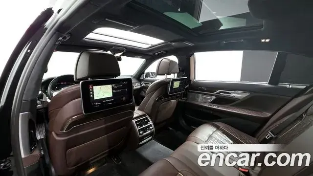 BMW 7 Series 2021 — ფოტო 12/20