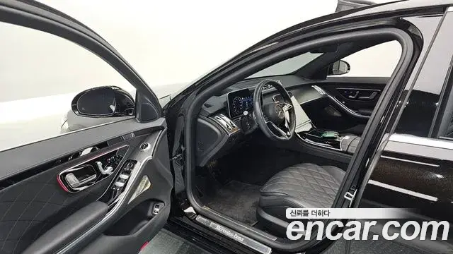 Mercedes-Benz S-Class 2023 — Photo 5/20