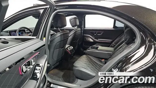 Mercedes-Benz S-Class 2023 — Photo 17/20