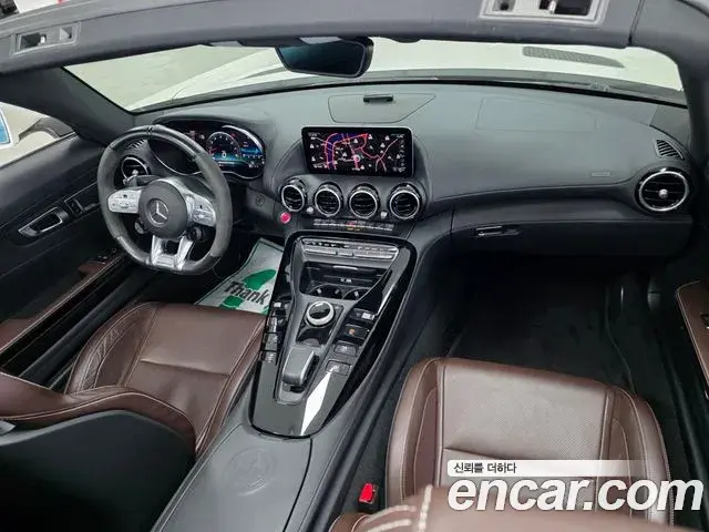 Mercedes-Benz AMG GT 2020 — Şəkil 8/17