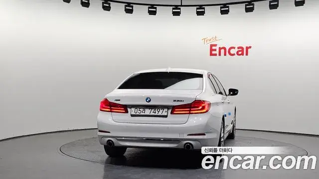BMW 5 Series 2018 — Şəkil 5/20