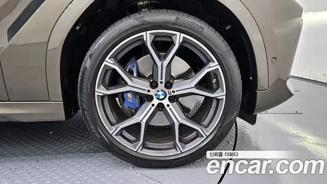 BMW X6 2021 — ფოტო 13/20