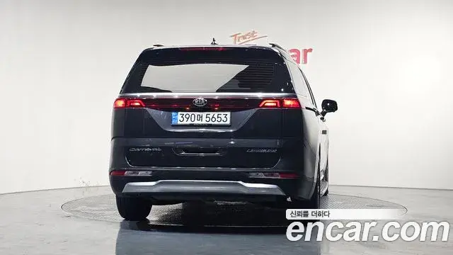 Kia Carnival 2021 — Фото 4/20