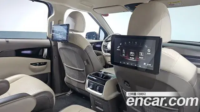 Kia Carnival 2021 — Фото 19/20