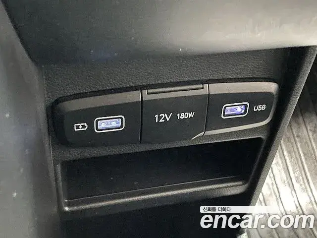 Hyundai Staria 2023 — ფოტო 15/20