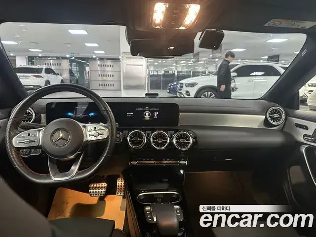 Mercedes-Benz CLA-Class 2023 — Фото 6/17