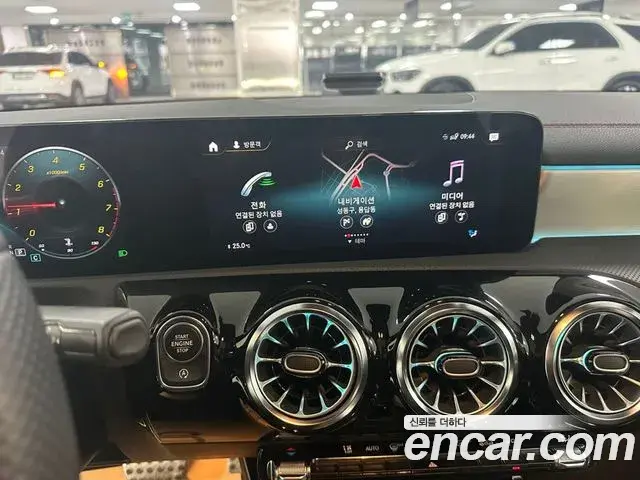 Mercedes-Benz CLA-Class 2023 — Фото 16/17