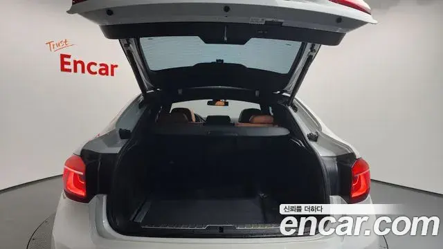 BMW X6 2018 — Şəkil 10/20