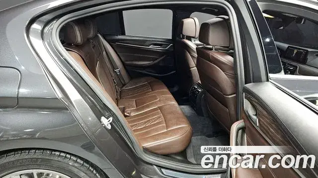 BMW 5 Series 2020 — ფოტო 6/20